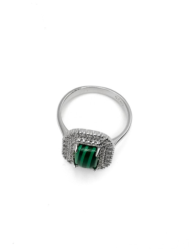 Anillos plata rectangulo con esquinas redondas verdes