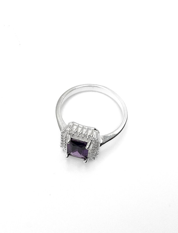 Anillos plata rectangulo morado con borde de circones