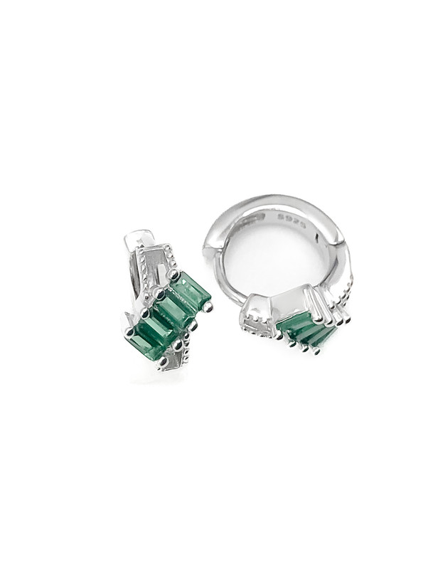 Aretes plata huggie pequeño piedras verde bagettes cruzadas