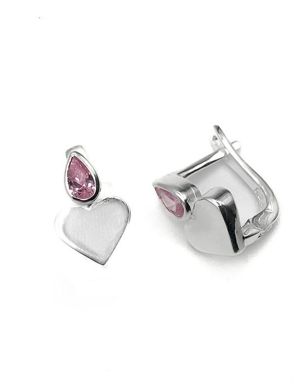 Aretes plata de corazon y piedra rosada con broche patente