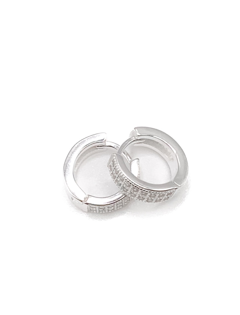 Aretes plata huggie linea de piedras blancas