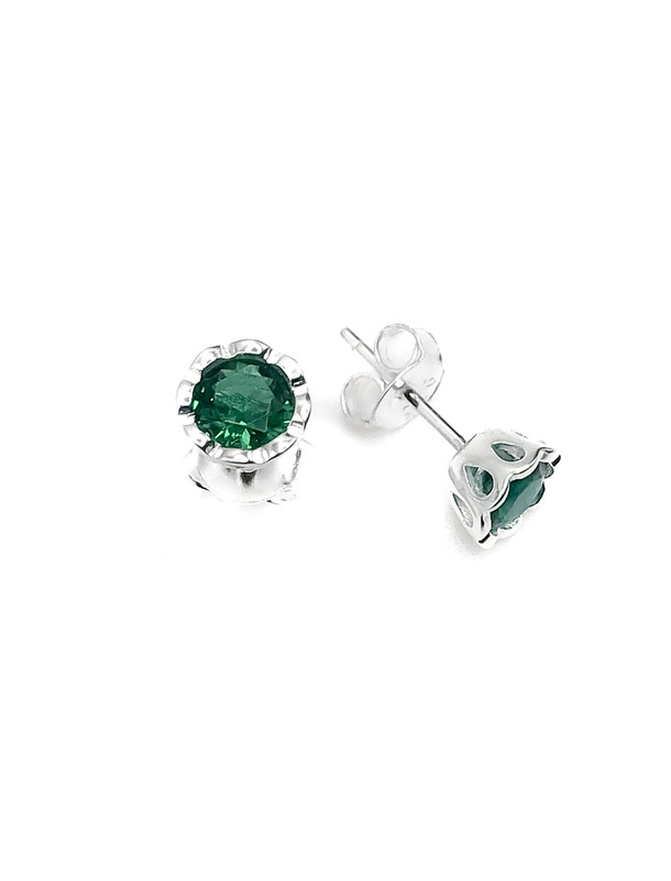 Aretes plata circon en base de flor verde