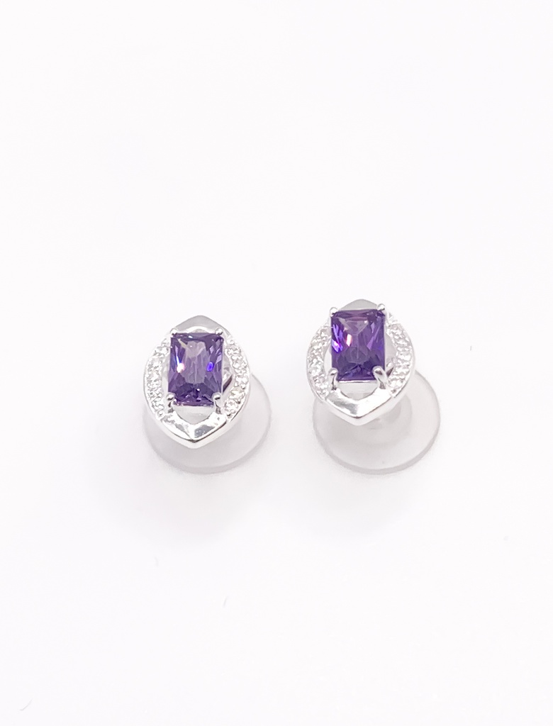 Aretes plata olval de punta con piedra rectangular morada