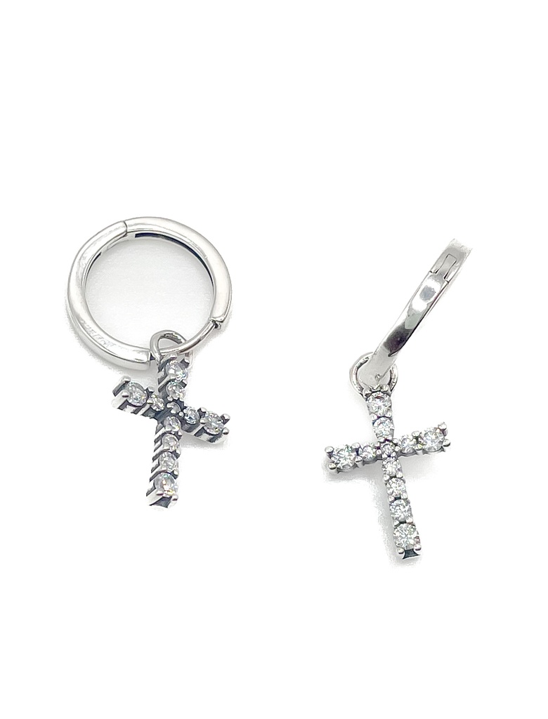 Aretes plata huggie con cruz blanca colgante