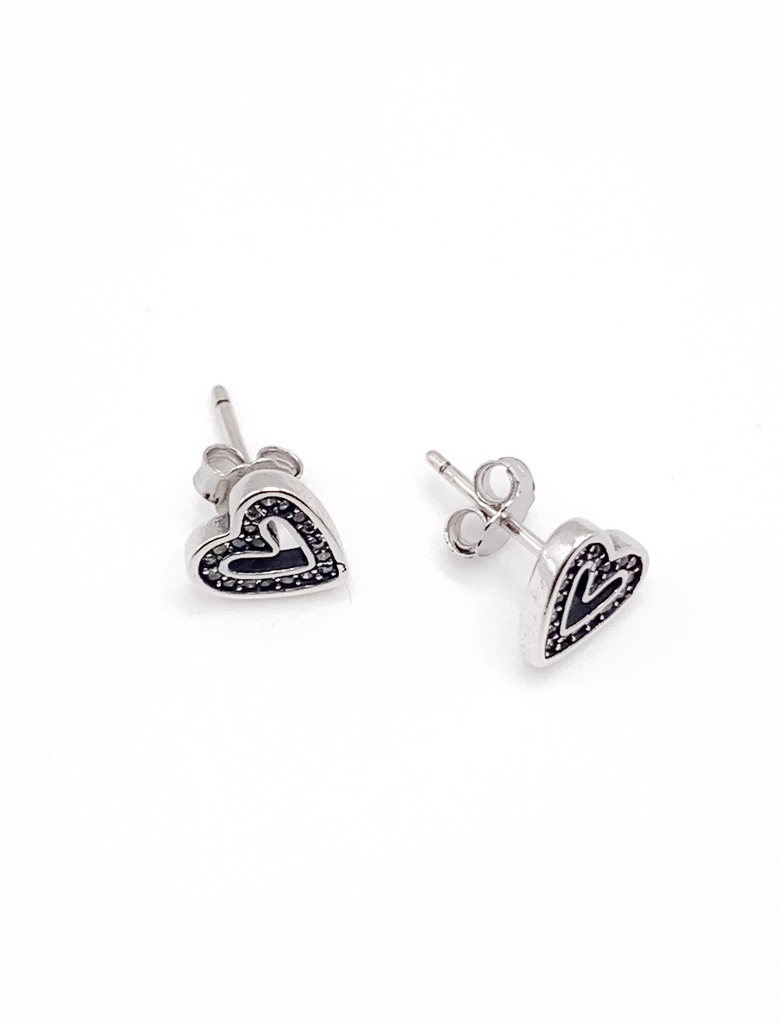 Aretes plata corazon flaco con circones blancos