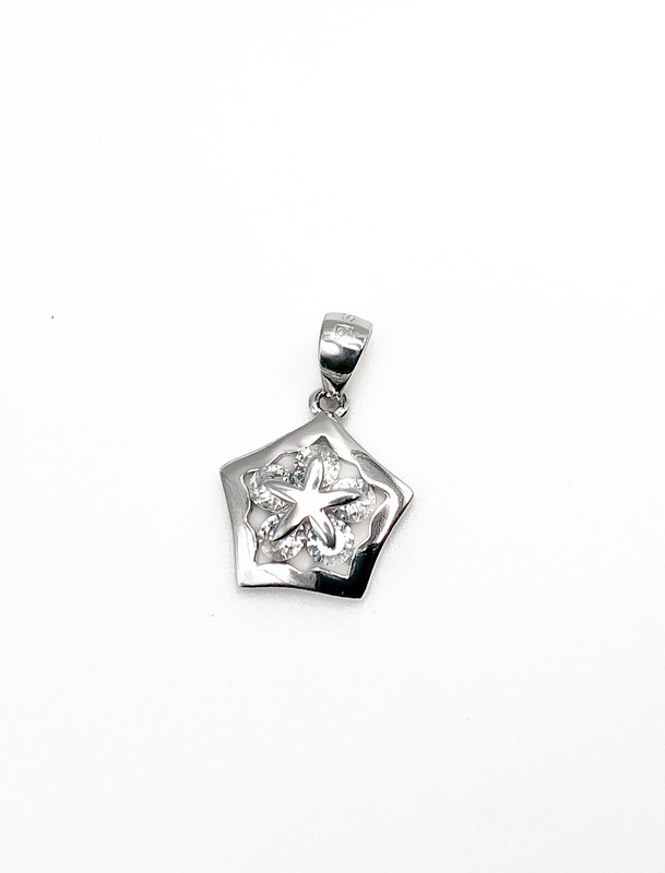 Dijes plata pentagono con flor en medio