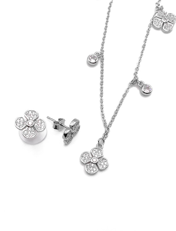 Juegos plata collar trebol a presion