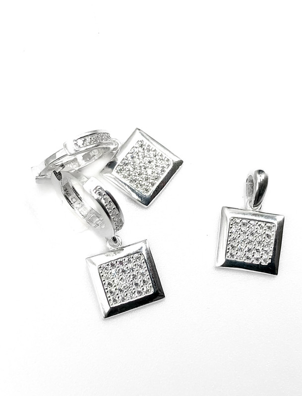 Juegos plata cuadrado bisel circon blanco hugguies