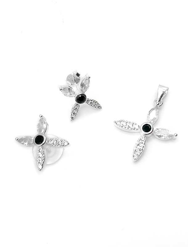 Juegos plata cruz circon negro central a presion