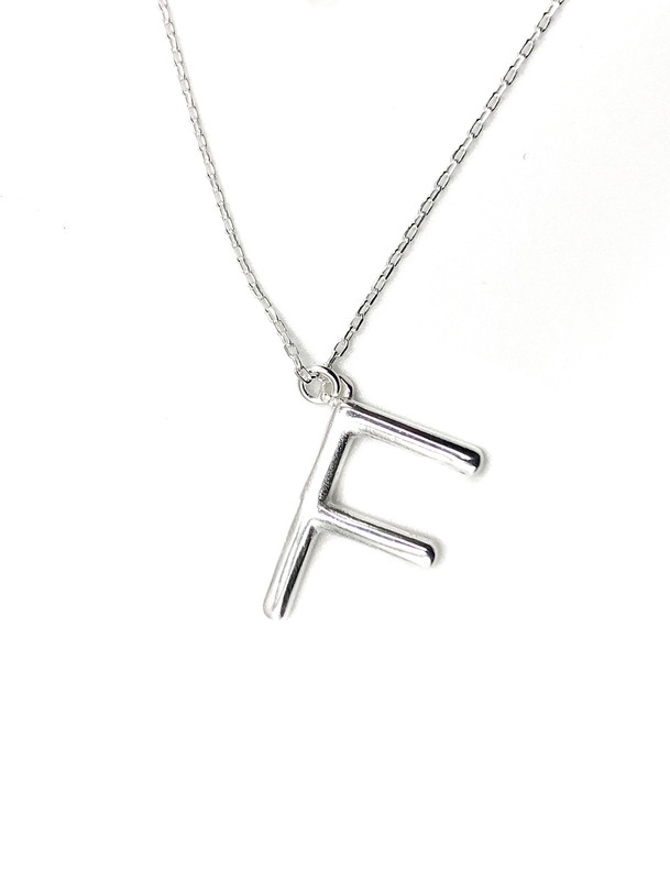 Collares plata inicial F mediana lisa
