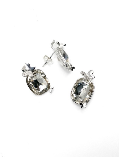 [S0385] Juegos plata oval piedra blanca mariposa lisa a presion